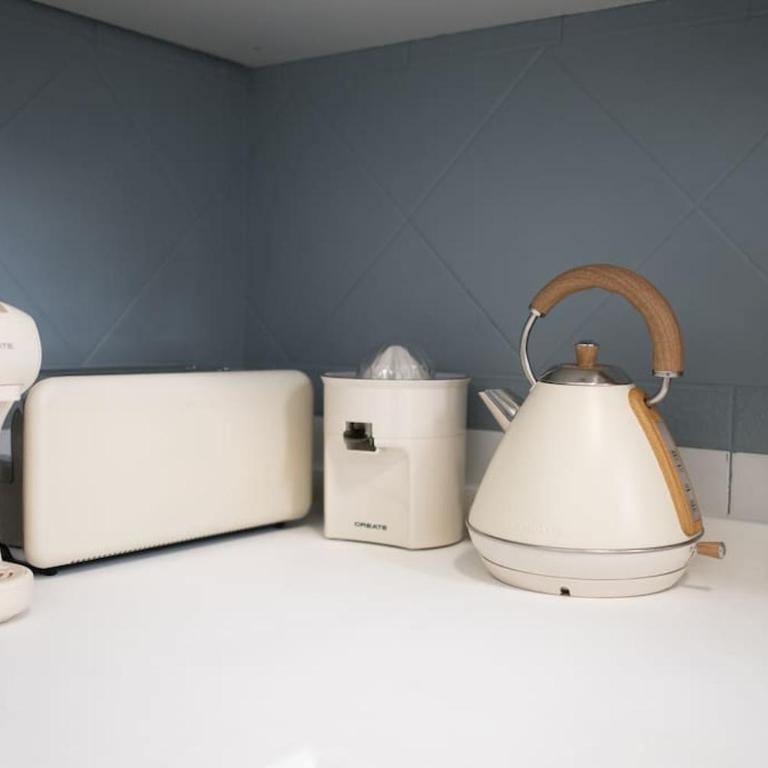 Apartment Mosaic Giralda - Three-Bedroom Apartment - 13