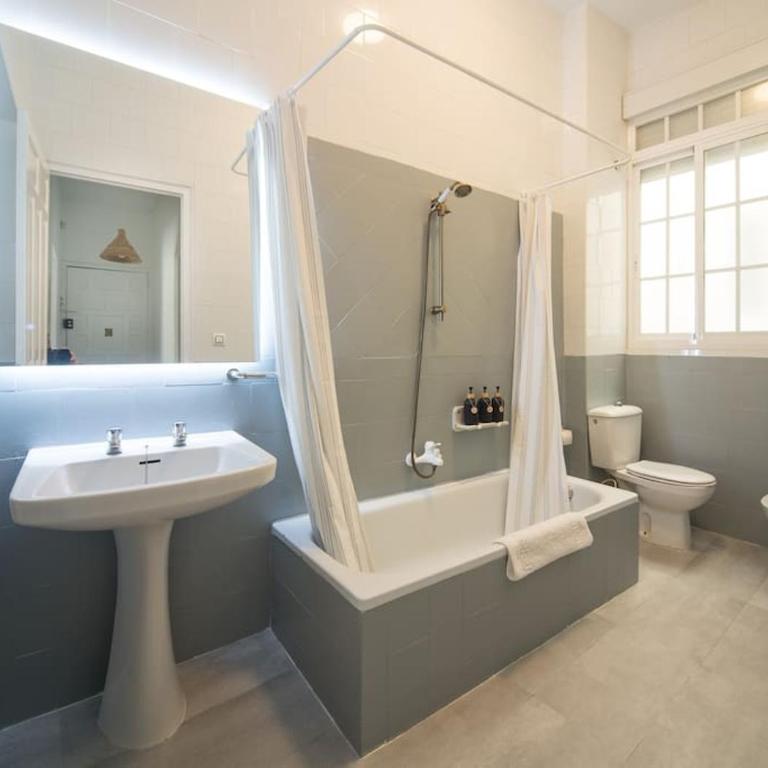 Apartment Mosaic Giralda - Three-Bedroom Apartment - 20