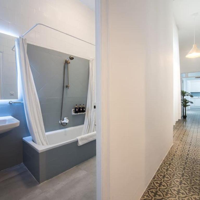 Apartment Mosaic Giralda - Three-Bedroom Apartment - 24