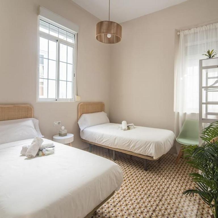 Apartment Mosaic Giralda - Three-Bedroom Apartment - 36
