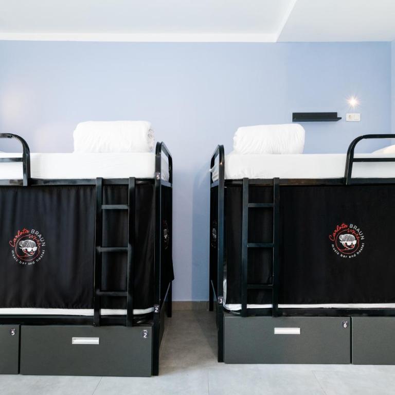 Hostel Carlota Braun - Bed in 6-Bed Dormitory Room - 6