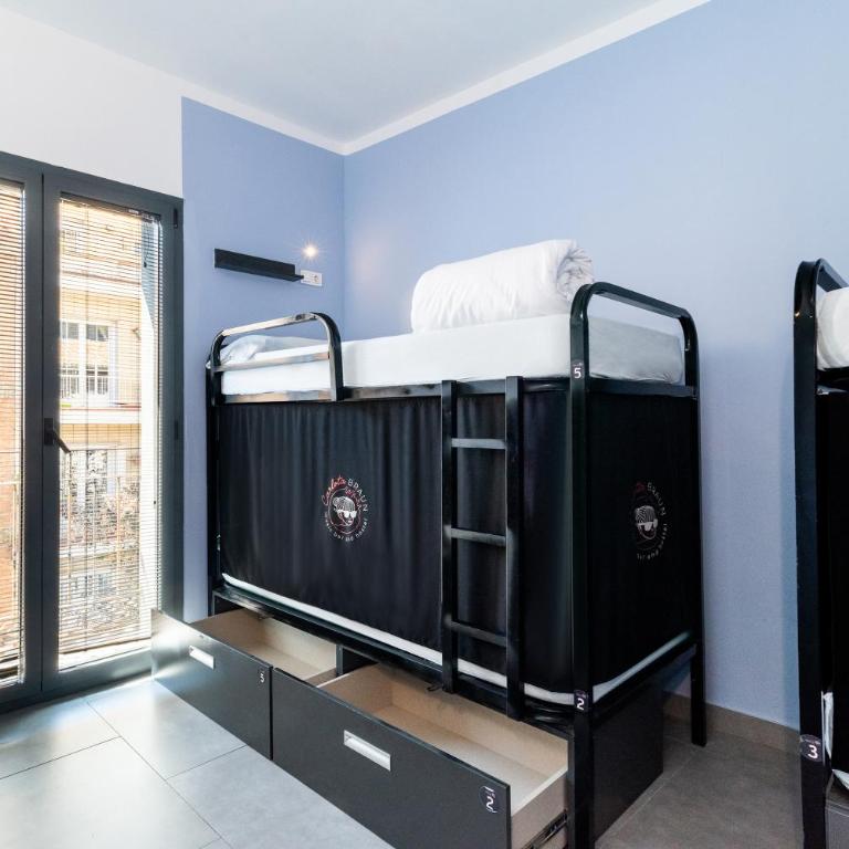 Hostel Carlota Braun - Bed in 6-Bed Dormitory Room - 16
