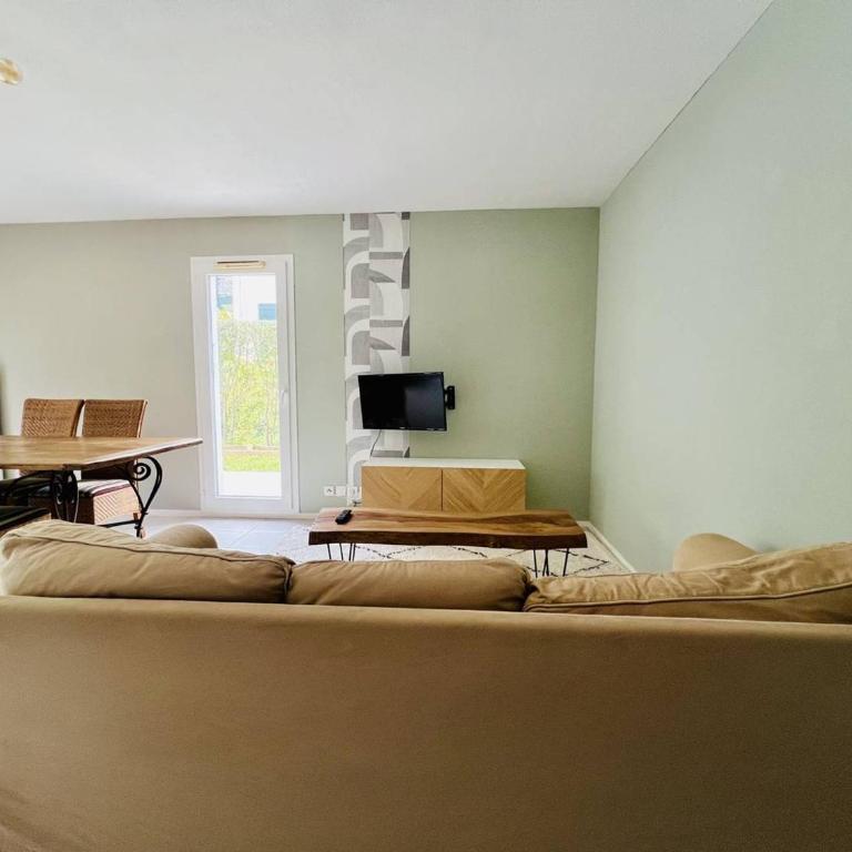 Cambo-les-Bains : Appartement 3 pièces avec parking et animaux acceptés - Apartamento de 2 dormitorios - 3