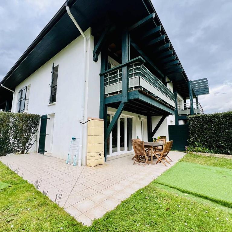 Cambo-les-Bains : Appartement 3 pièces avec parking et animaux acceptés - Apartamento de 2 dormitorios - 12