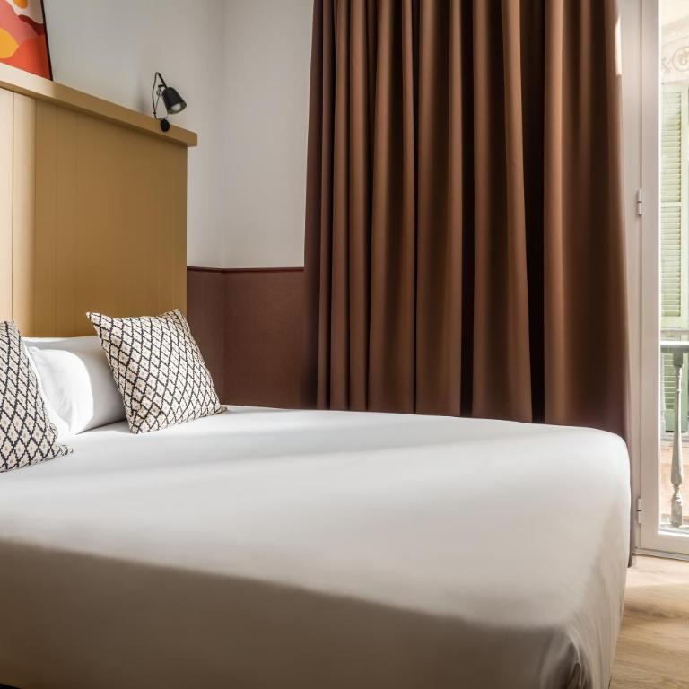 BYPILLOW Ramblas - Double Room - 5
