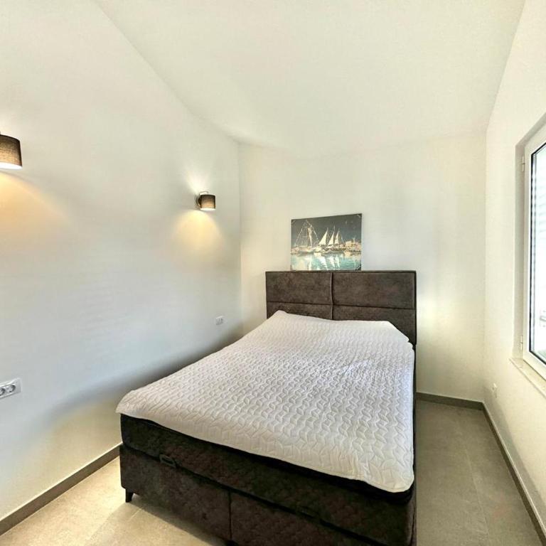 Seaside Apartments Zlokovic - One-Bedroom Apartment - 7