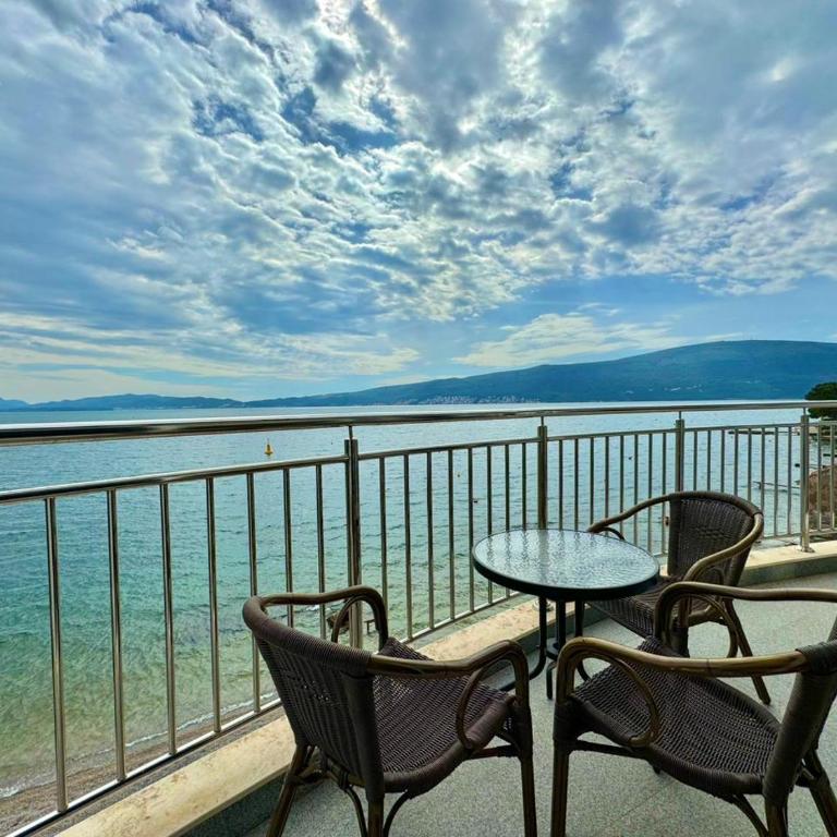 Seaside Apartments Zlokovic - One-Bedroom Apartment - 10