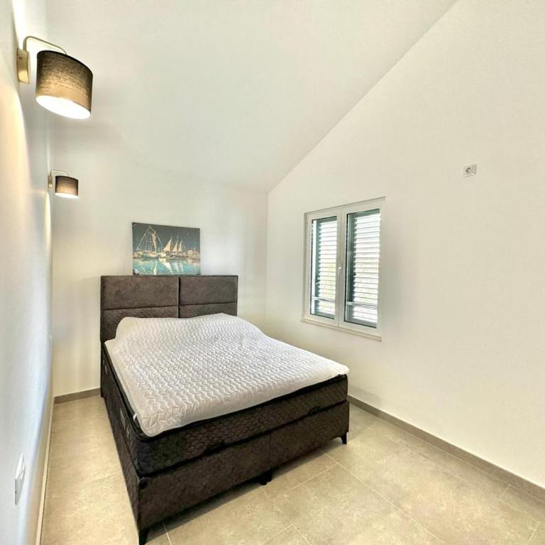 Seaside Apartments Zlokovic - One-Bedroom Apartment - 13