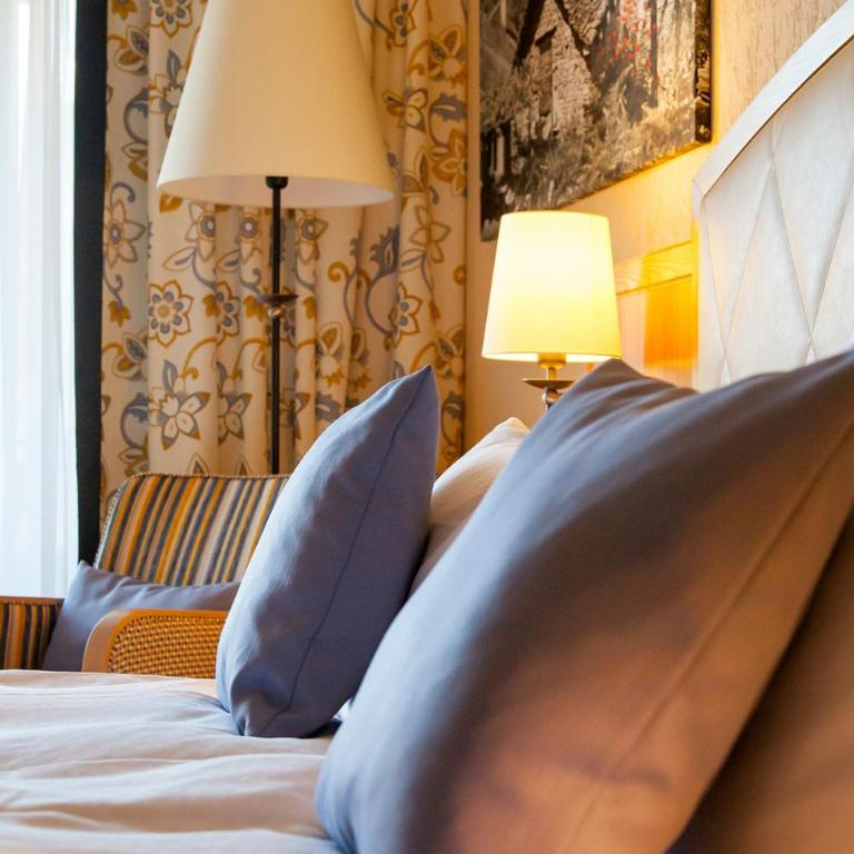 Boutique-Hotel REMORINO, a Lago Maggiore GARDEN RESORT - Camera Matrimoniale Comfort con Vista Lago Parziale - 2