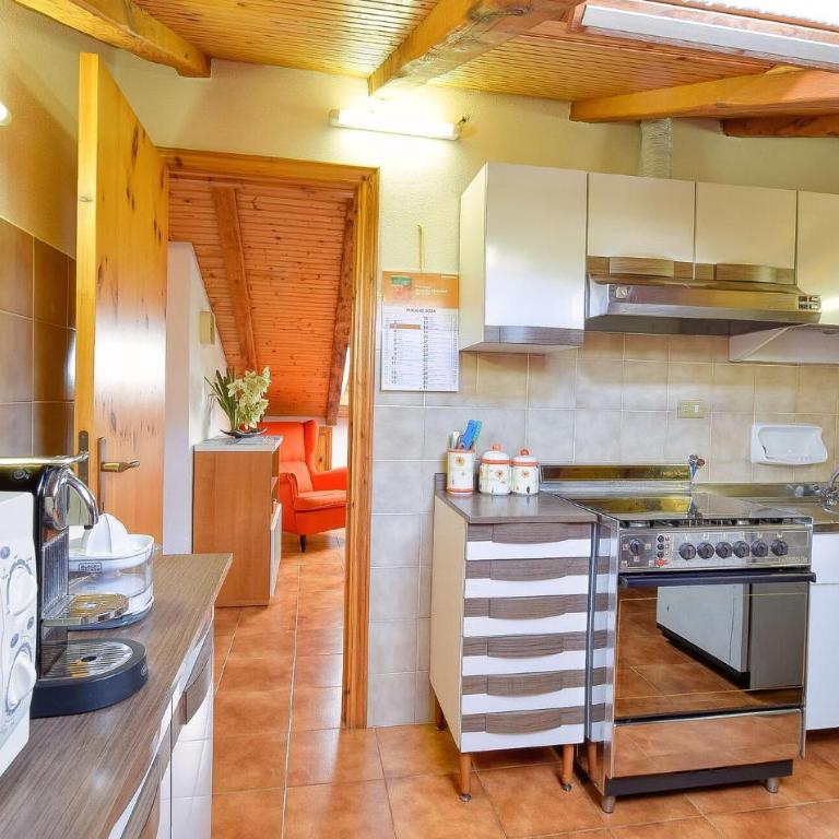 2 Bedroom Gorgeous Apartment In Moneglia - Two-Bedroom Apartment - 7
