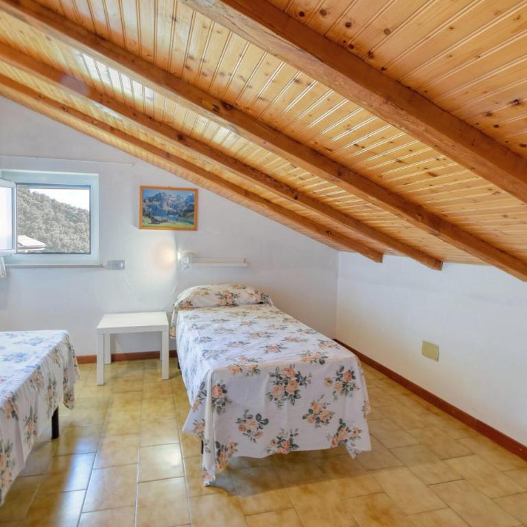 2 Bedroom Gorgeous Apartment In Moneglia - Two-Bedroom Apartment - 10