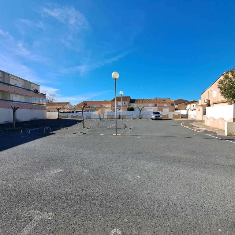 Maison 3 pièces, 5 couchages avec terrasse et piscine, parking privé, à Marseillan - FR-1-326-705 - Maison de Vacances - 12