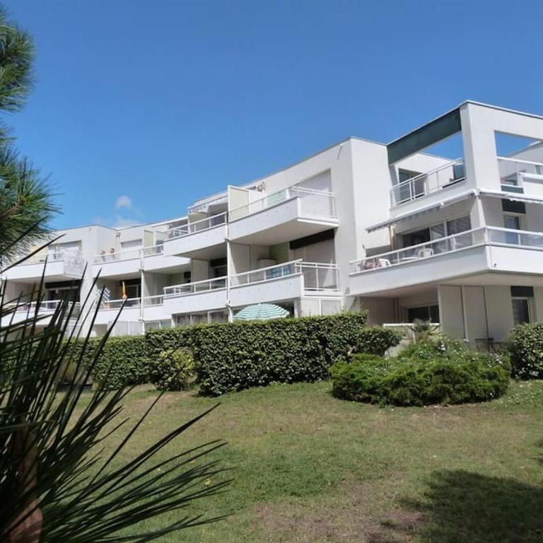 Appartement cosy, vue sur parc, 3 mins plage Benoit - Two-Bedroom Apartment - 24