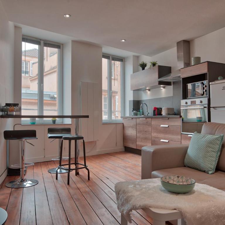 UnSejourAMetz - Les douillets, du T2 au T3, hyper-centre - Appartement 1 Chambre - 1