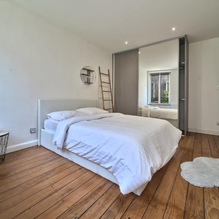 UnSejourAMetz - Les douillets, du T2 au T3, hyper-centre - Appartement 2 Chambres - 11