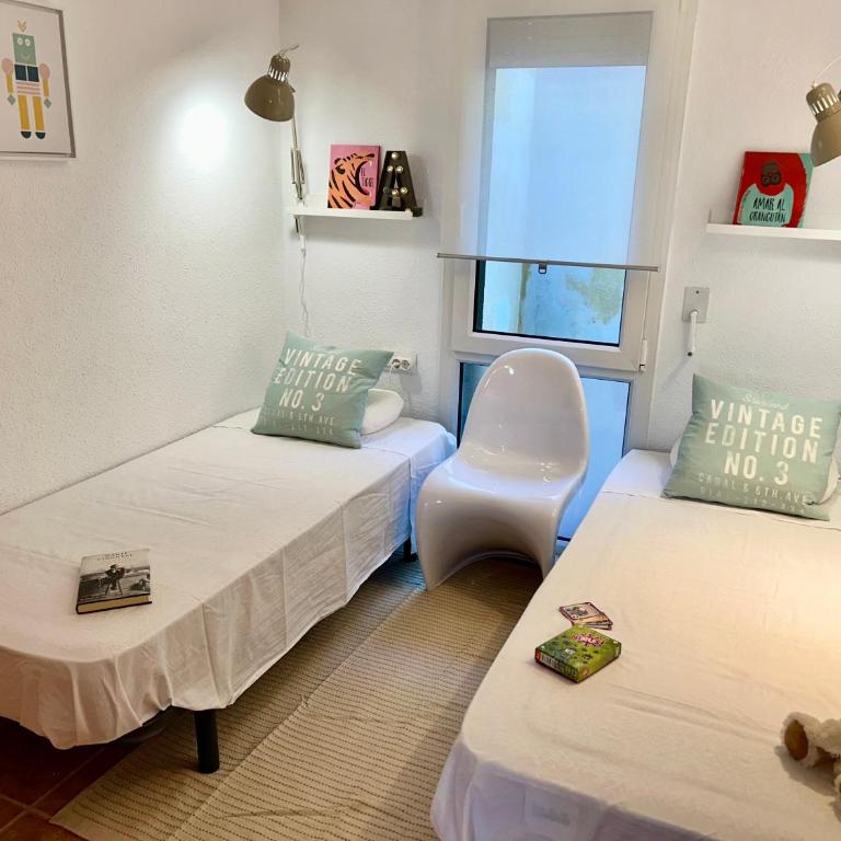 Apartament reformat, Wi Fi, parking, piscina, AC - Apartamento de 2 dormitorios - 10