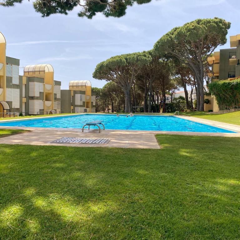 Apartament reformat, Wi Fi, parking, piscina, AC - Apartamento de 2 dormitorios - 16