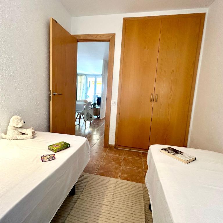 Apartament reformat, Wi Fi, parking, piscina, AC - Apartamento de 2 dormitorios - 11