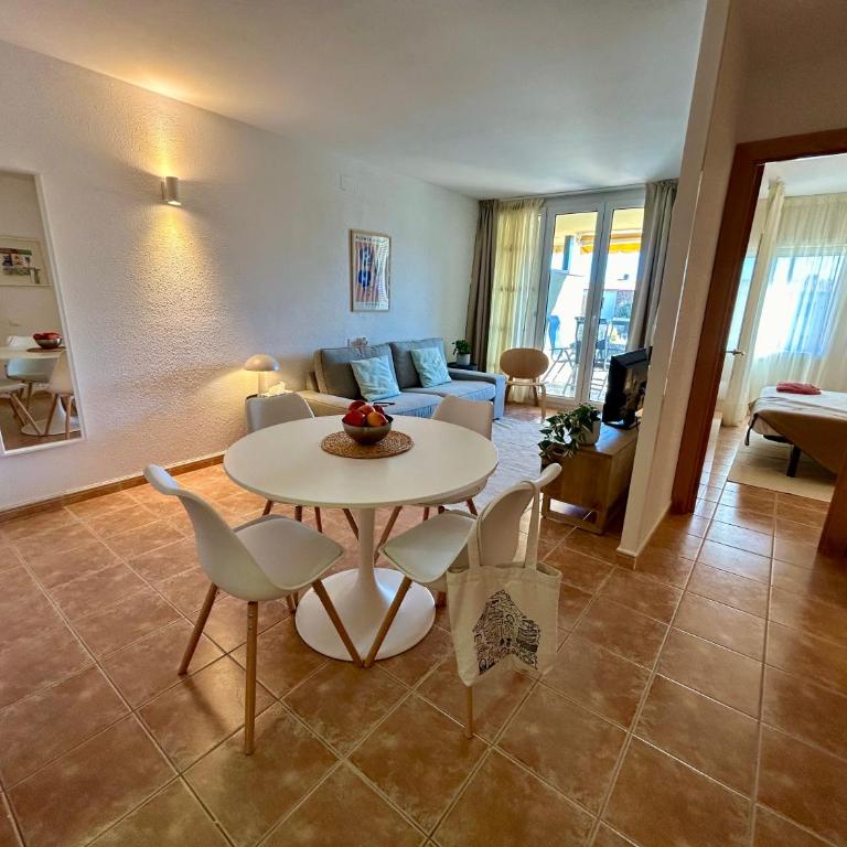 Apartament reformat, Wi Fi, parking, piscina, AC - Apartamento de 2 dormitorios - 6