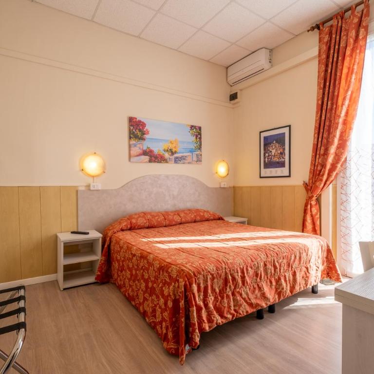 Hotel Corso - Camera Matrimoniale/Doppia con Letti Singoli - 4