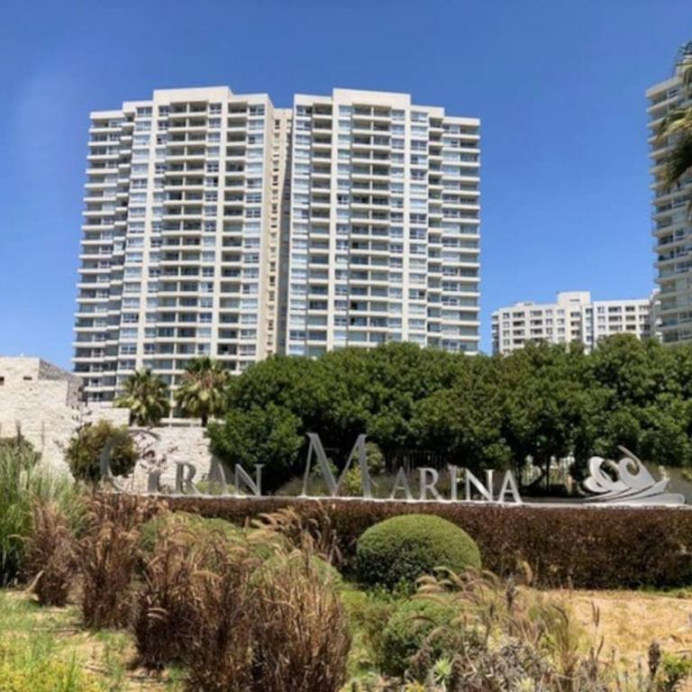Espectacular depto 3d2b frente casino playa y mar - Three-Bedroom Apartment - 52