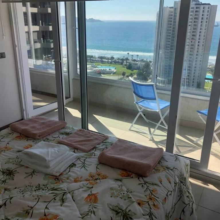 Espectacular depto 3d2b frente casino playa y mar - Three-Bedroom Apartment - 75