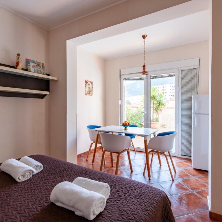 Mila & Aleksandr Apartments - Apartman sa Pogledom na Bazen - 9