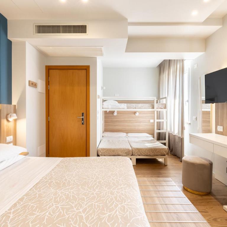 Hotel Gemma - Deluxe Family Room - 4