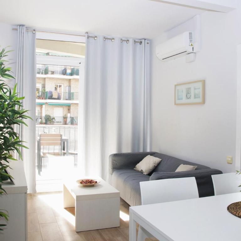 Sant Jordi Apartments Sagrada Familia - Three-Bedroom Apartment - 1