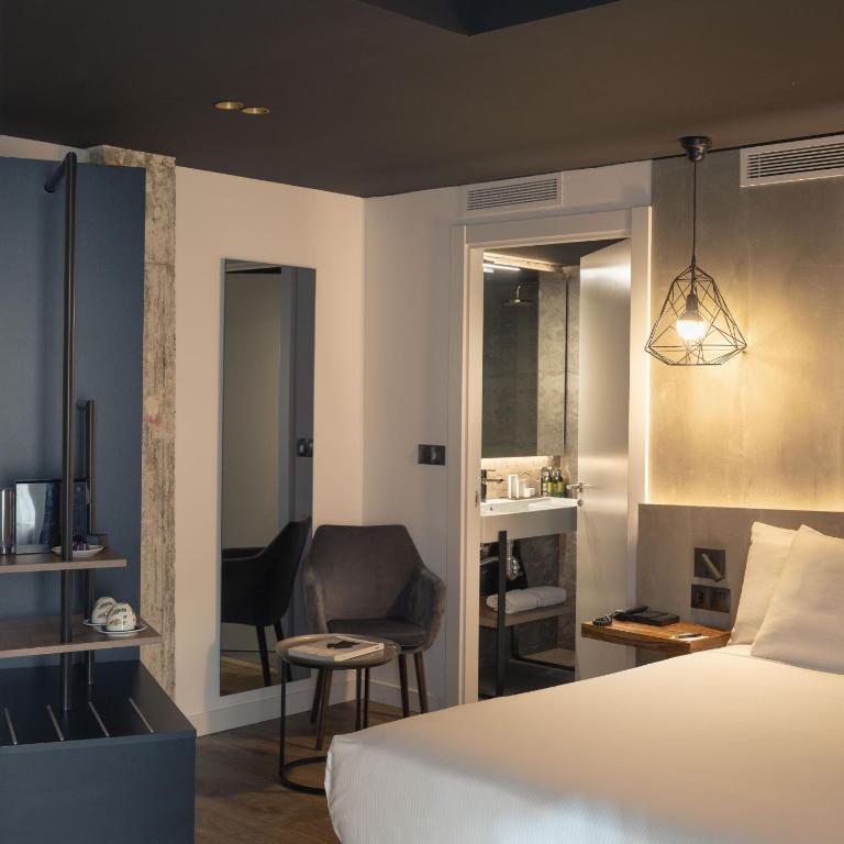 Hotel Tayko Bilbao - Double Room with Street View - 9