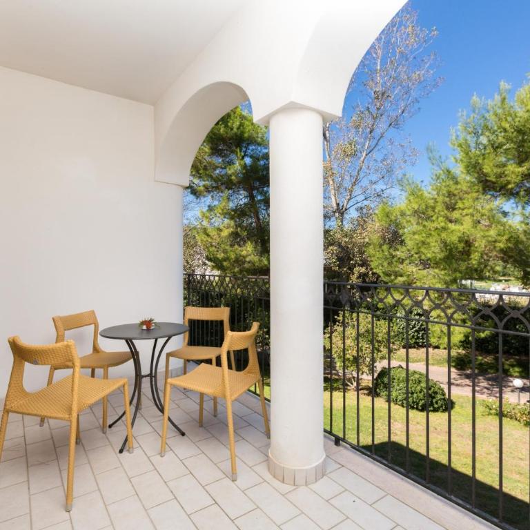 Valtur Baia del Gusmay Beach Resort - Camera Familiare Standard - 3