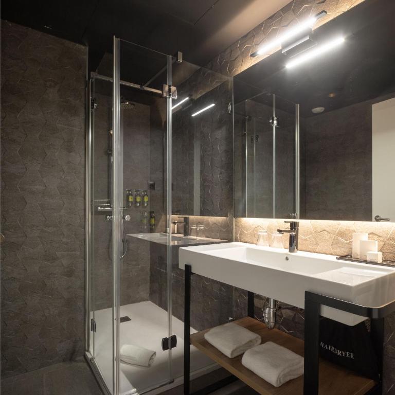 Hotel Tayko Bilbao - Double Room with River View - 12