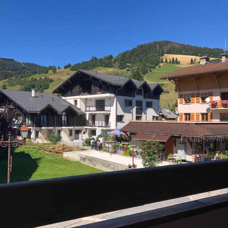 Studio rénové dans le centre piéton de Megève - Studio - Vue sur Montagne - 12
