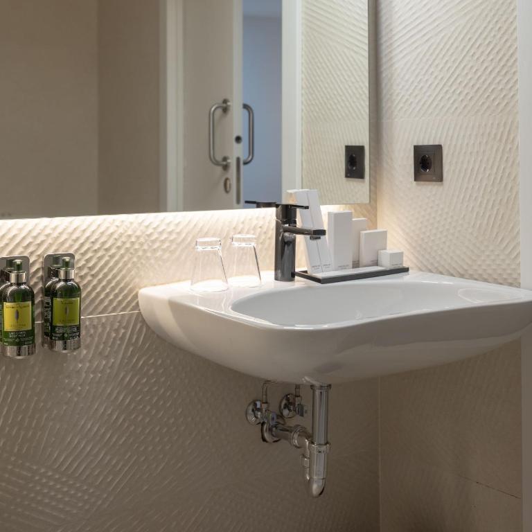 Hotel Tayko Bilbao - Superior Suite - 5