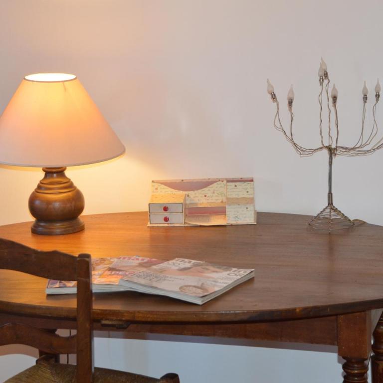 Volets Bleus et Briques Rouges - Apartment - 26