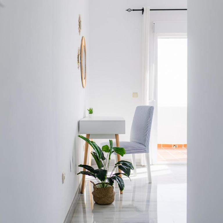 Apartamento con vistas y garaje en Marina del Este - Two-Bedroom Apartment - 32