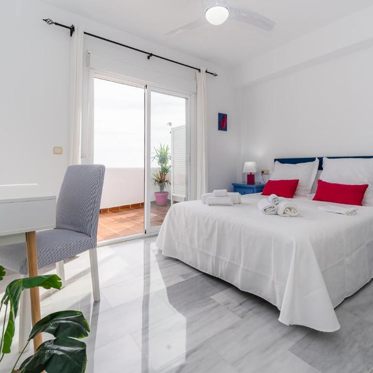 Apartamento con vistas y garaje en Marina del Este - Two-Bedroom Apartment - 25