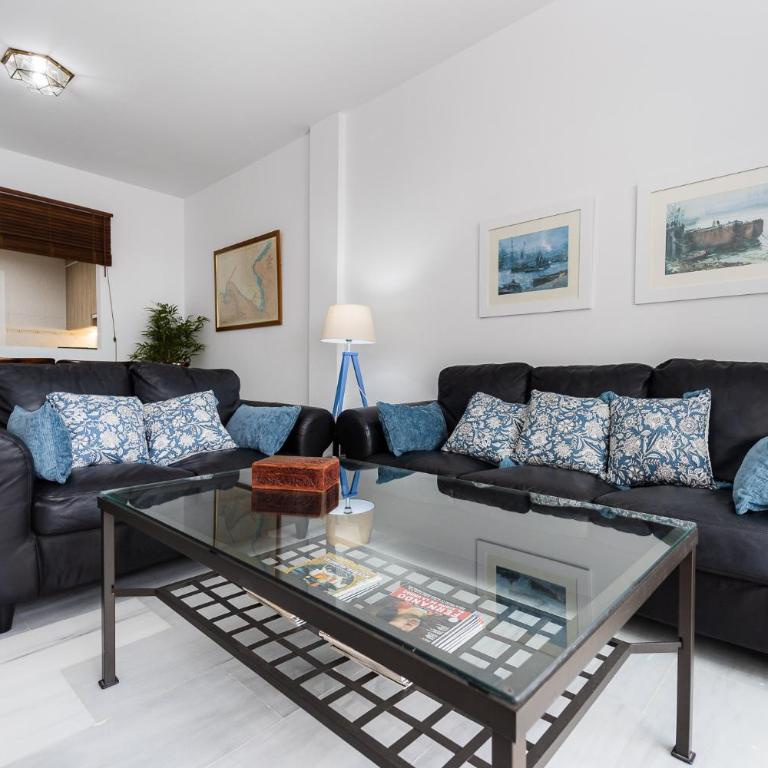 Apartamento con vistas y garaje en Marina del Este - Two-Bedroom Apartment - 15