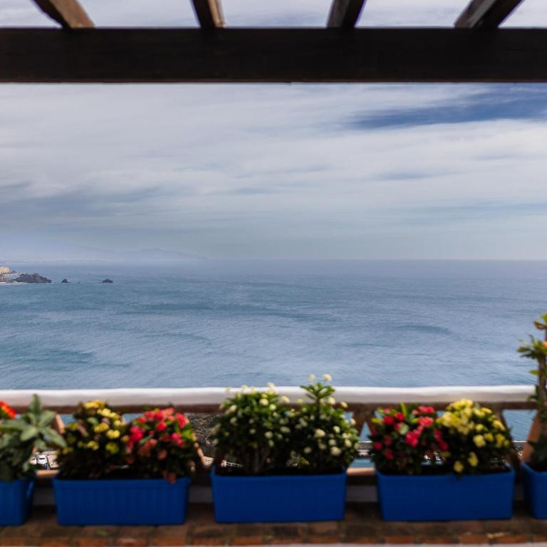 Apartamento con vistas y garaje en Marina del Este - Two-Bedroom Apartment - 4