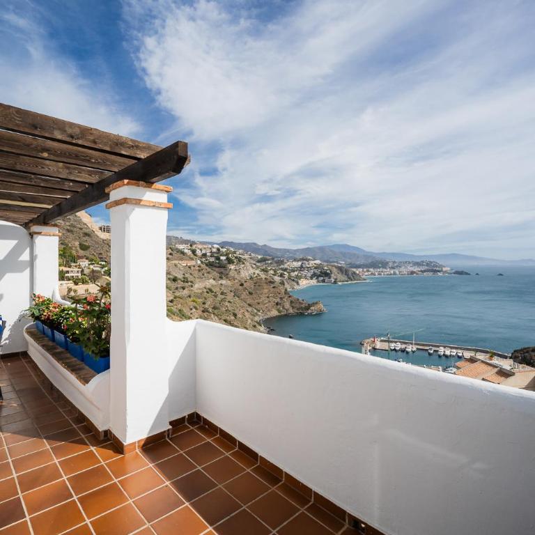 Apartamento con vistas y garaje en Marina del Este - Two-Bedroom Apartment - 5