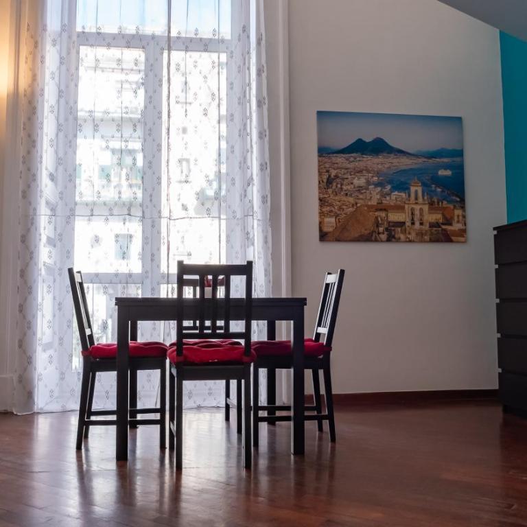 Casa Latilla Napoli Centro Storico con Due Camere Indipendenti - Appartamento con 2 Camere da Letto - 1