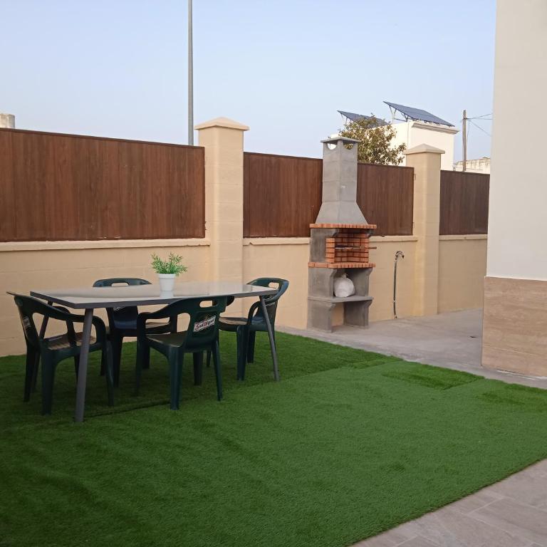 Casa en Jerez con patio cerca de la playa y de la sierra - Four-Bedroom House - 47