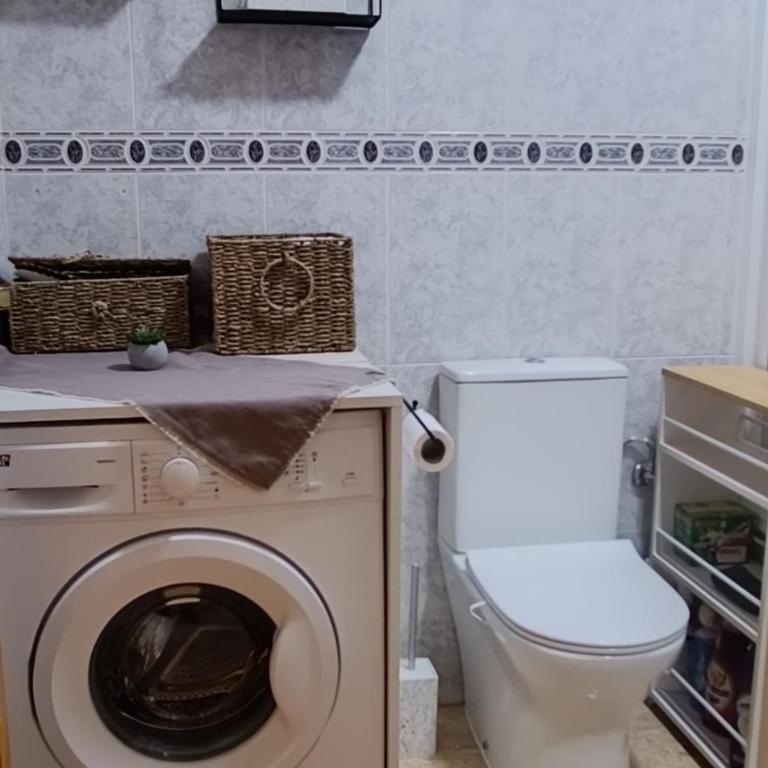 Apartment near Beach with Pool - Torrevieja PMT14 - Two-Bedroom Apartment - 17
