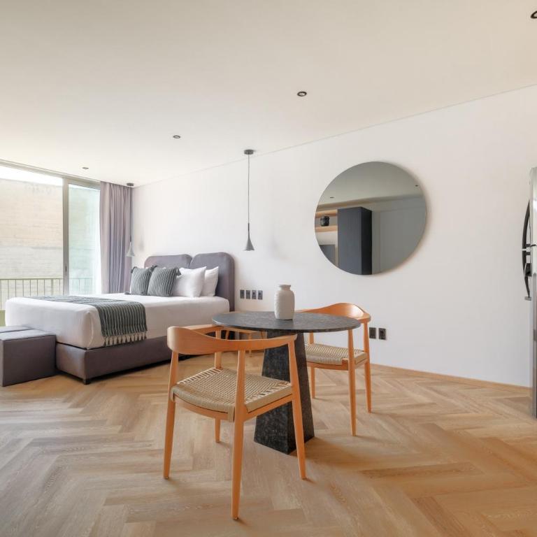 Casa Cibeles by Lumina - Studio with Balcony - 2