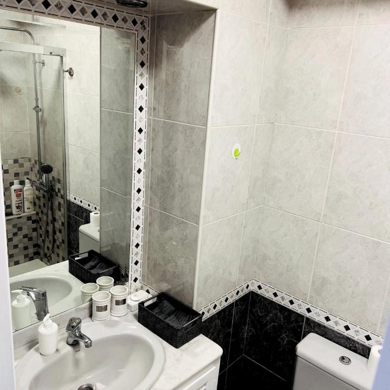 Apartamentos Torre de Marbella El Fuerte - Heart of Marbella, Steps from the Beach - One-Bedroom Apartment - 19