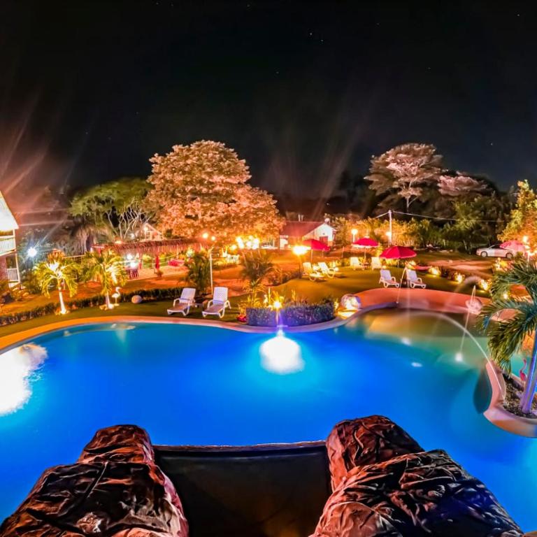 COVEÑITAS Glamping PARAISO con Aire Acondicionado y Piscina tipo PLAYA, Máximo 34 Personas - Cabaña de 1 dormitorio - 9