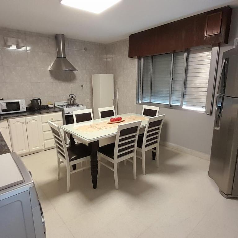 DEPARTAMENTO CENTRICO 2 DORMITORIOS CON COCHERA - Apartamento de 2 dormitorios - 3