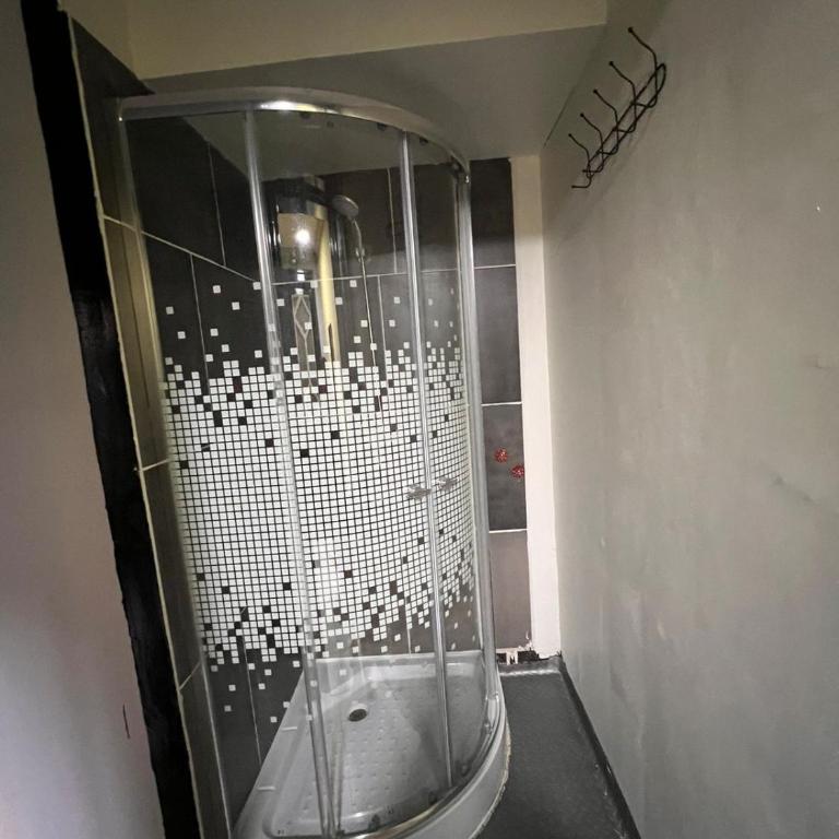 Hostal House 995 - Habitación Compartida Mixta - 3