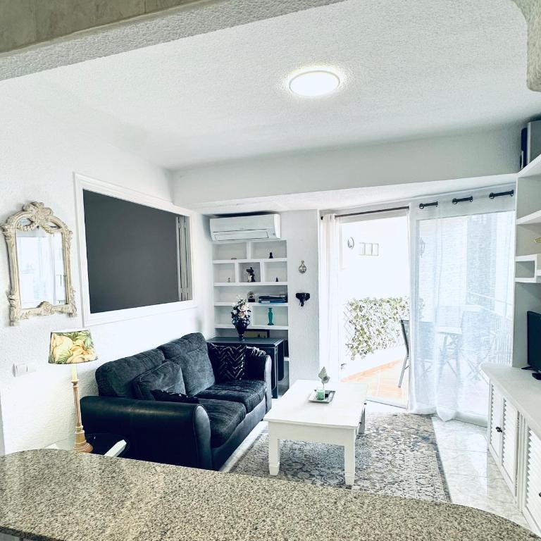 Apartamentos Torre de Marbella El Fuerte - Heart of Marbella, Steps from the Beach - One-Bedroom Apartment - 4