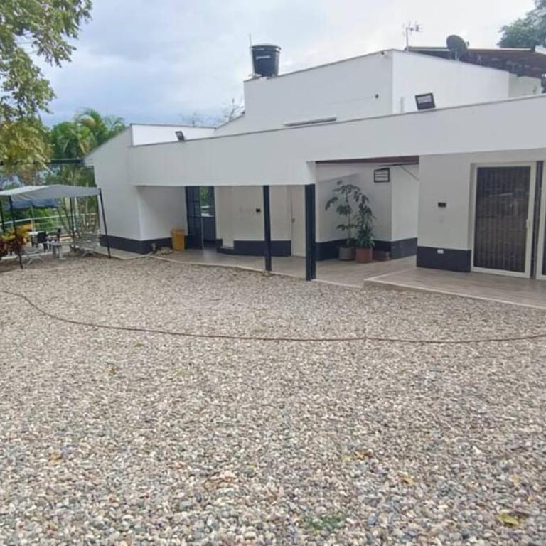 Casa campestre con piscina climatizada a 1 hora de Bogota - Casa de 4 dormitorios - 13